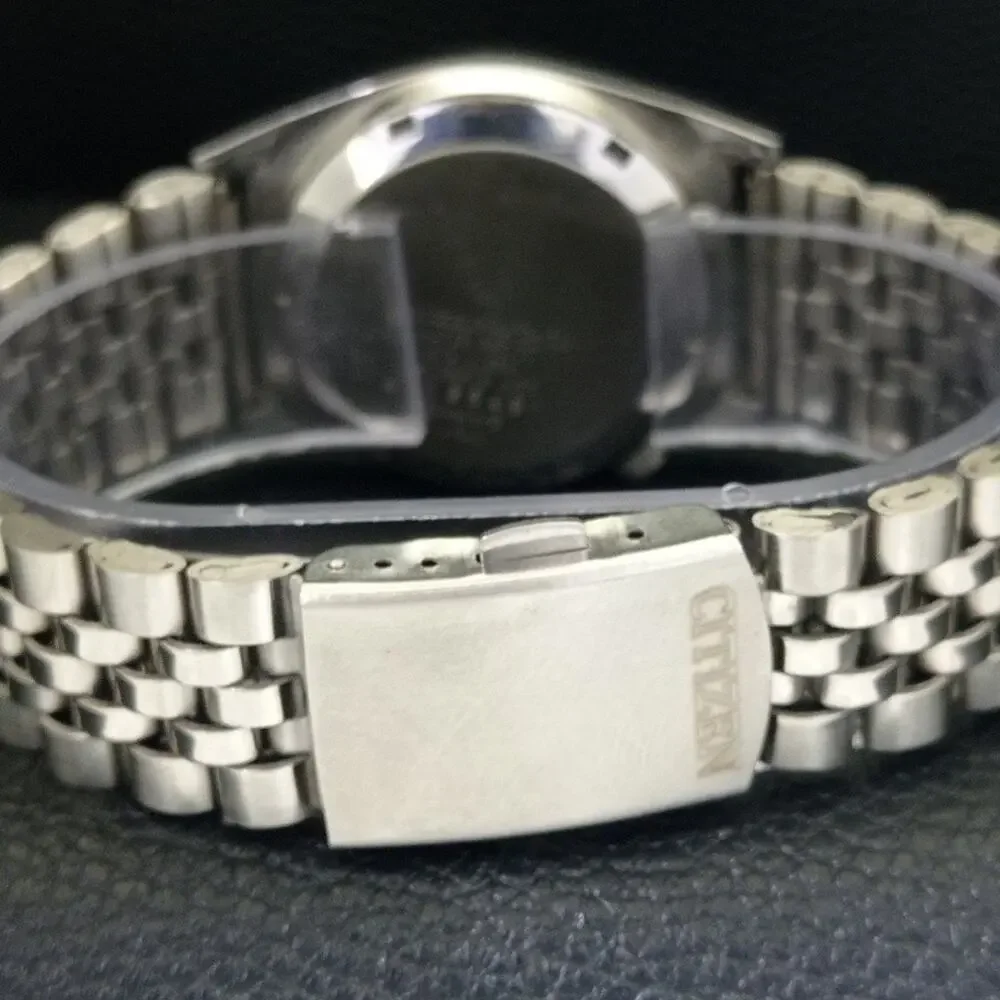 Vintage 1994 Citizen Automatic Mens Silver Watch W/daydate & Blue accents